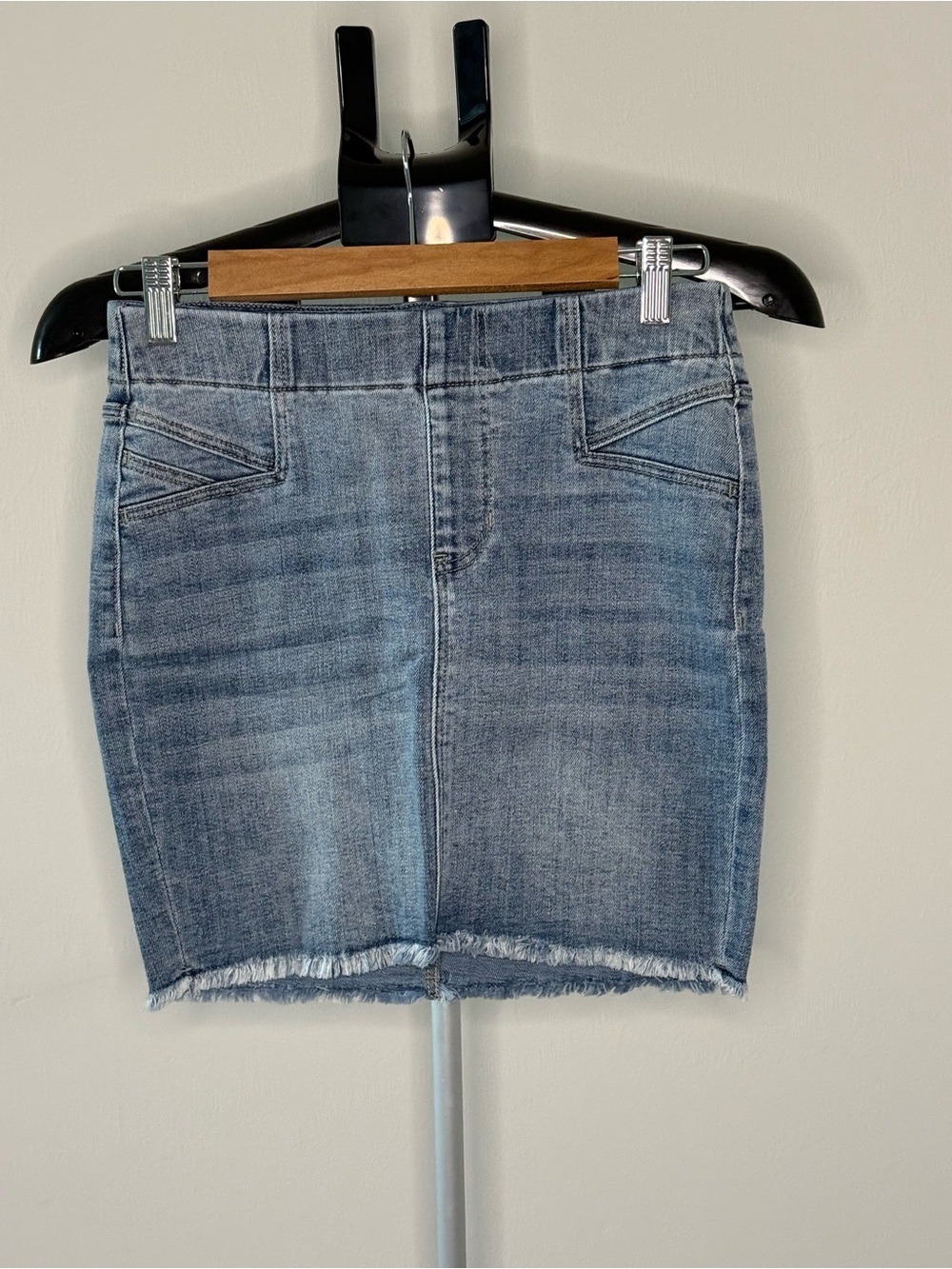 Jean/Denim Mini Skirt | Petite 0/25 | Raw Hem Stretch Denim LN - Picture 2 of 11